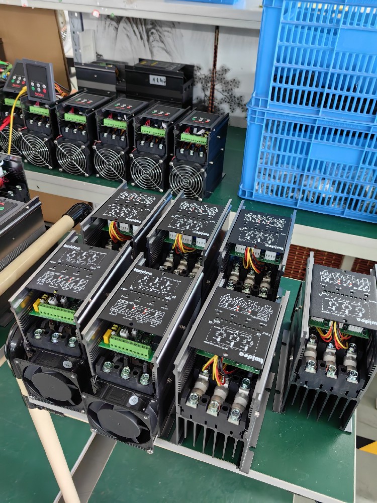 电力调解器在哪些工业领域应用最普遍（如电炉加热、电机调速等）？？？？有什么特殊的应用案例？？？？