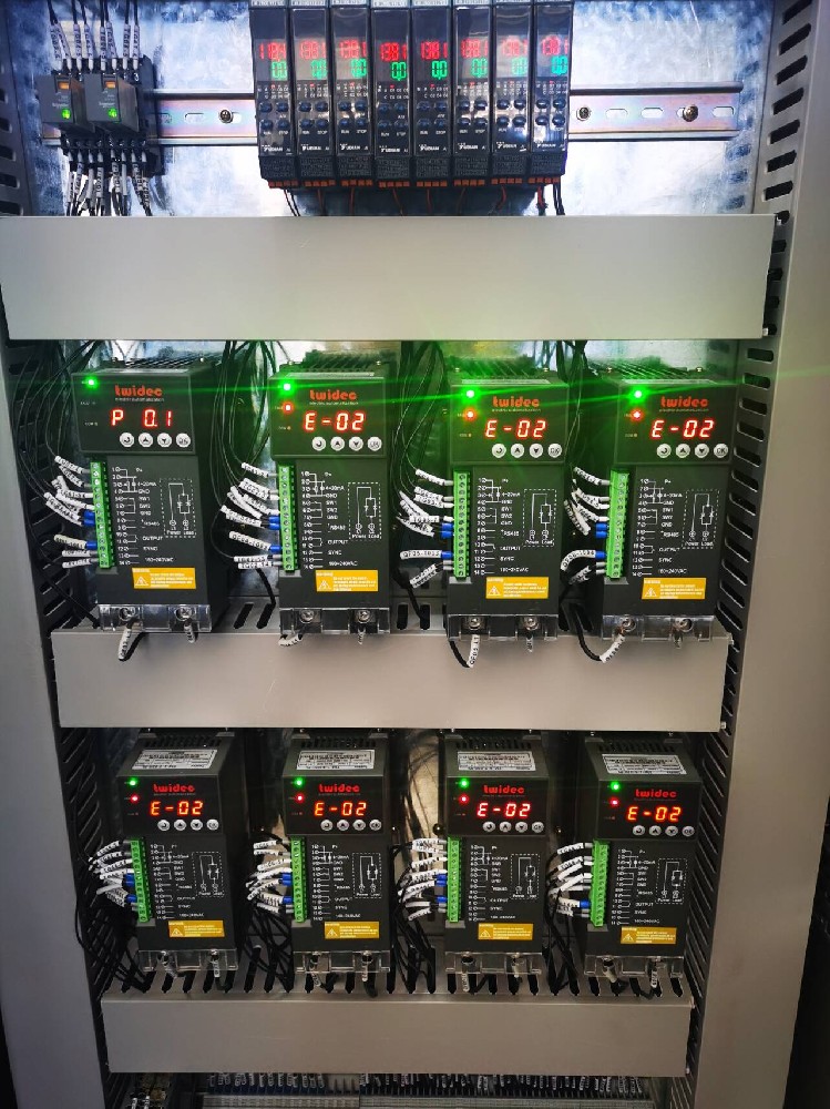 电力调解器输出电压过低的缘故原由息争决步伐有哪些？？？