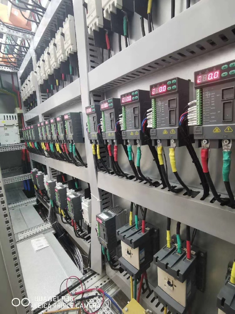 电力调解器与区块链手艺连系，，，，能否实现电力分派的去中心化和更高效羁系？？？？？